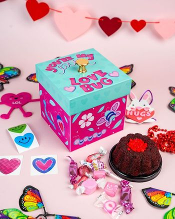  The new ‘Love Bug’ box is the bee’s knees – or should we say, the bug’s antennae? Spread the buzz of love! 🐞❤️

     