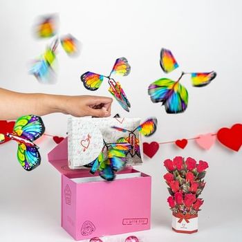  Sometimes finding the perfect gift is a group effort. 🤷

