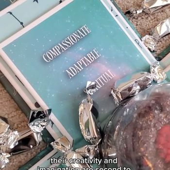  Looking for a creative gift for your Pisces bestie? We got you! ♓

  