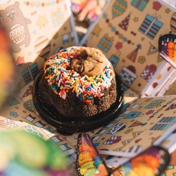  Take the party anywhere, even the beach! 😎🏖️🌴🎂

 now   