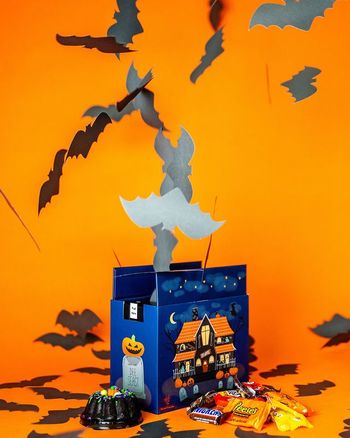  Happy October 1st! 🎃🍂 Start spooky season off with this Haunted House Surprise—full of sweets, thrills, and flying bats! 🦇💥 It’s the perfect way to help welcome the month of ghosts, ghouls, and delicious surprises. Who’s ready for a little fright?

  party gift