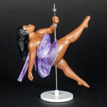 Picture of Curvy Deep-tone Female