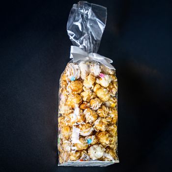 Picture of White Chocolate Caramel Popcorn